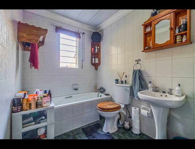 3 BEDROOM TOWNHOUSE FOR SALE IN DOUGLASDALE
